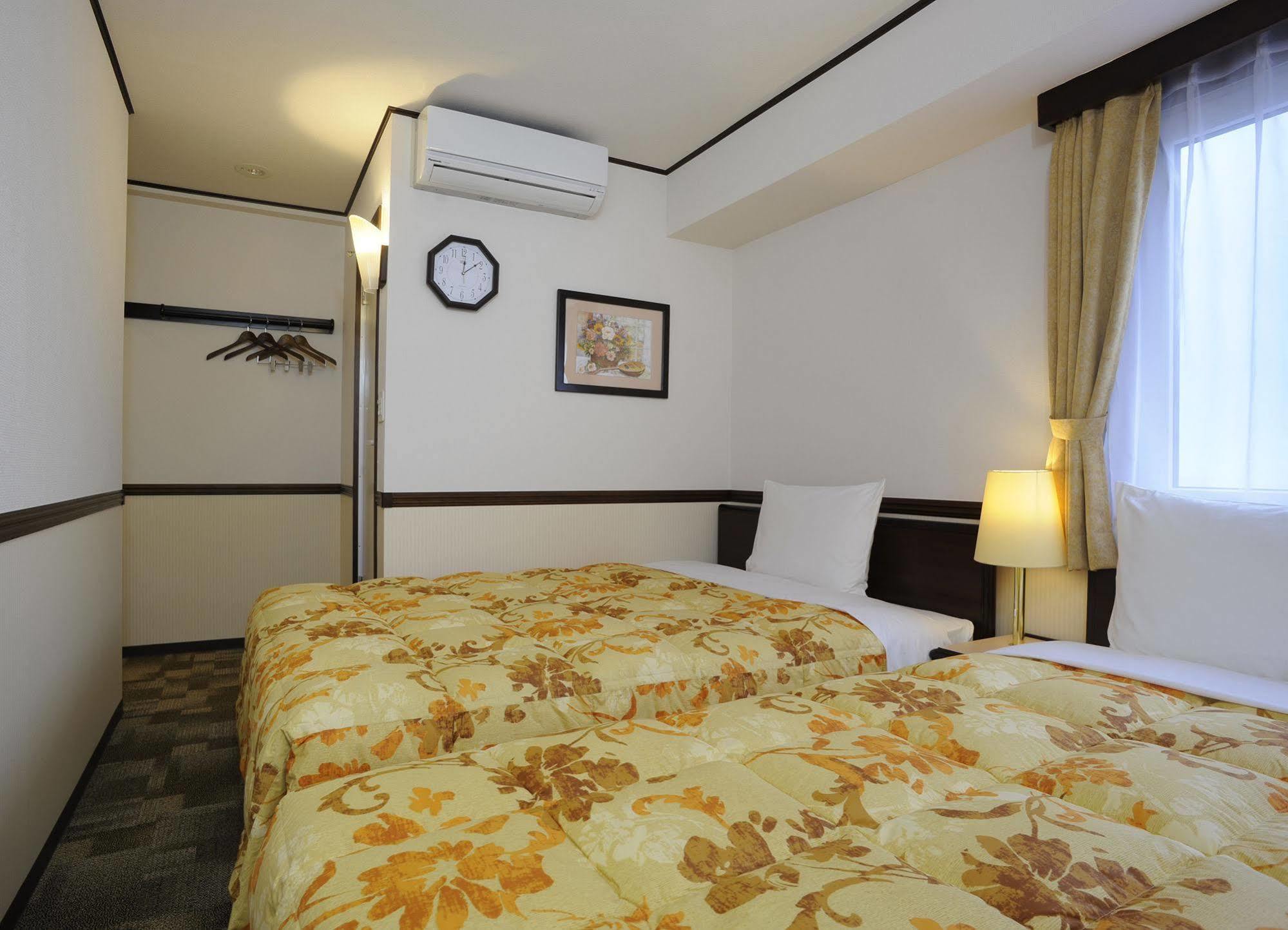 Toyoko Inn Morioka Ekimae Exteriör bild